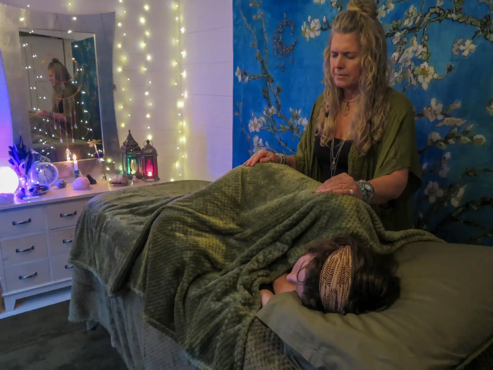 Reiki Master in Maidenhead giving a forest bath Reiki treatment